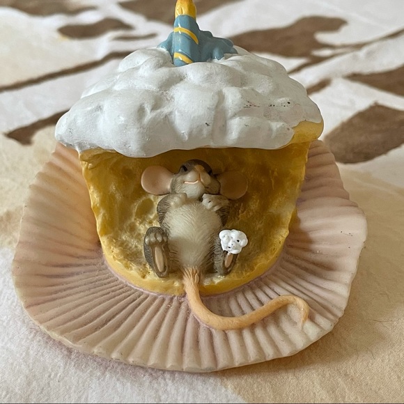 Charming Tails "Happy Birthday" Collectible - Picture 6 of 8